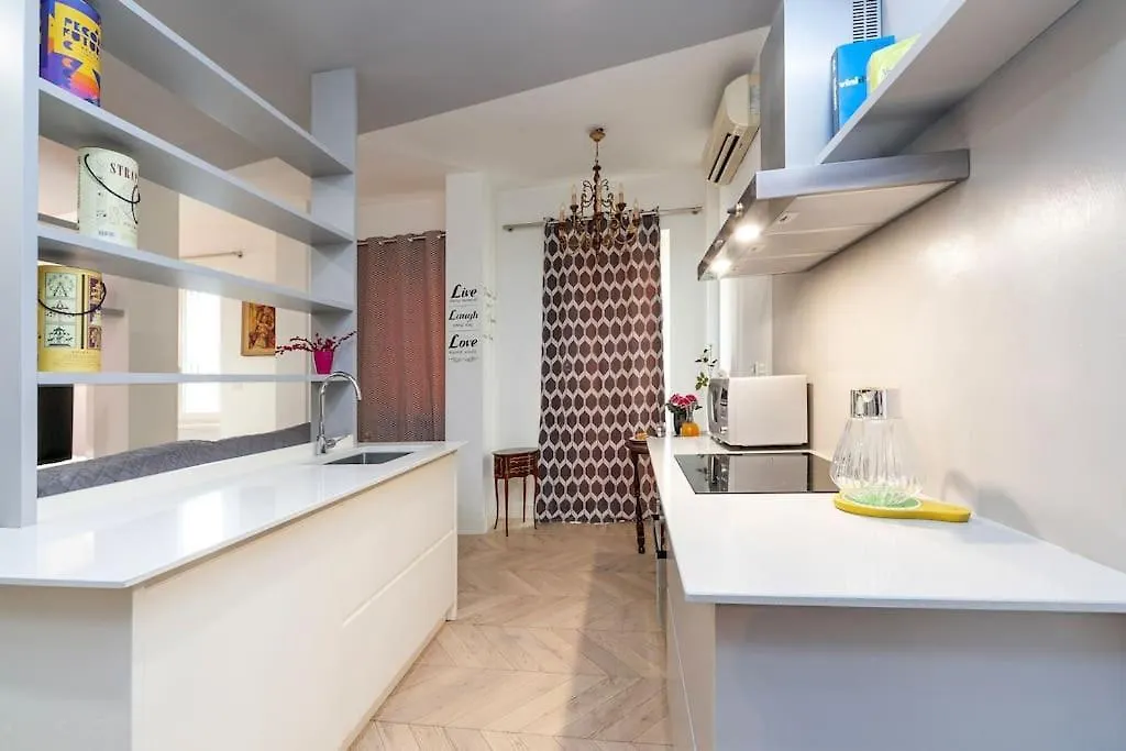 Luxury Suite Duomo - Porta Venezia Milan 0*,  Italy