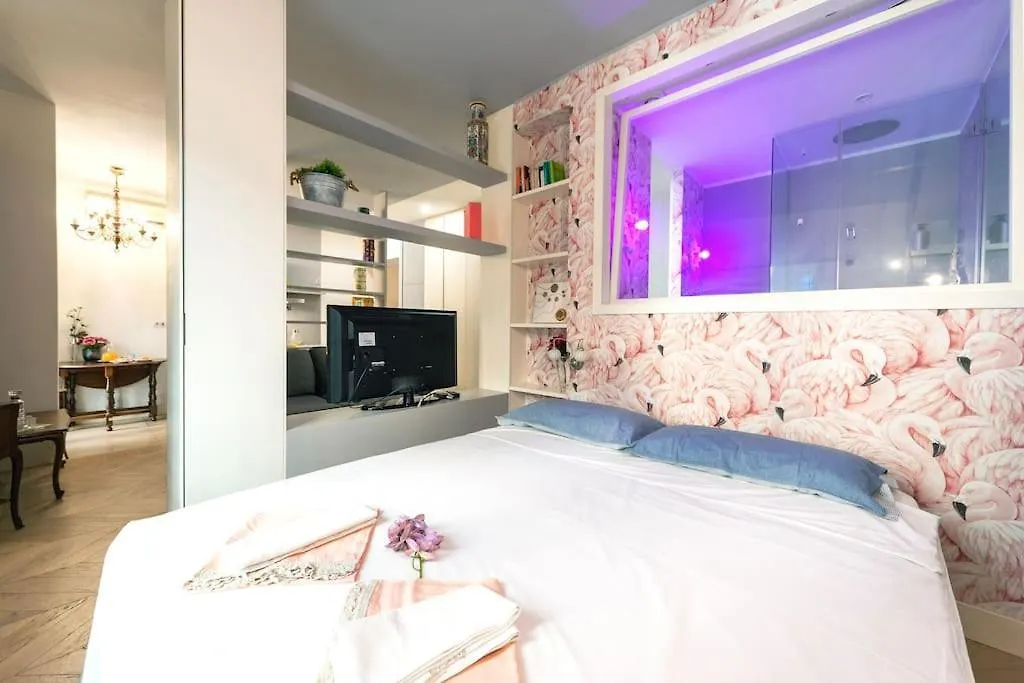 Luxury Suite Duomo - Porta Venezia Milan 0*,  Italy